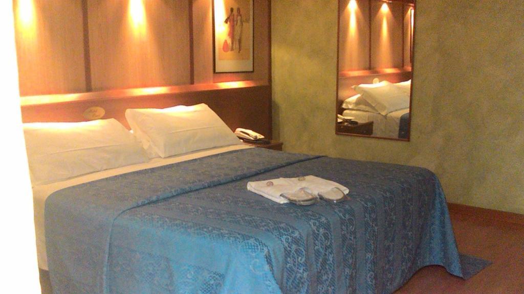 Hotel Motel Ovest Vittuone Номер фото
