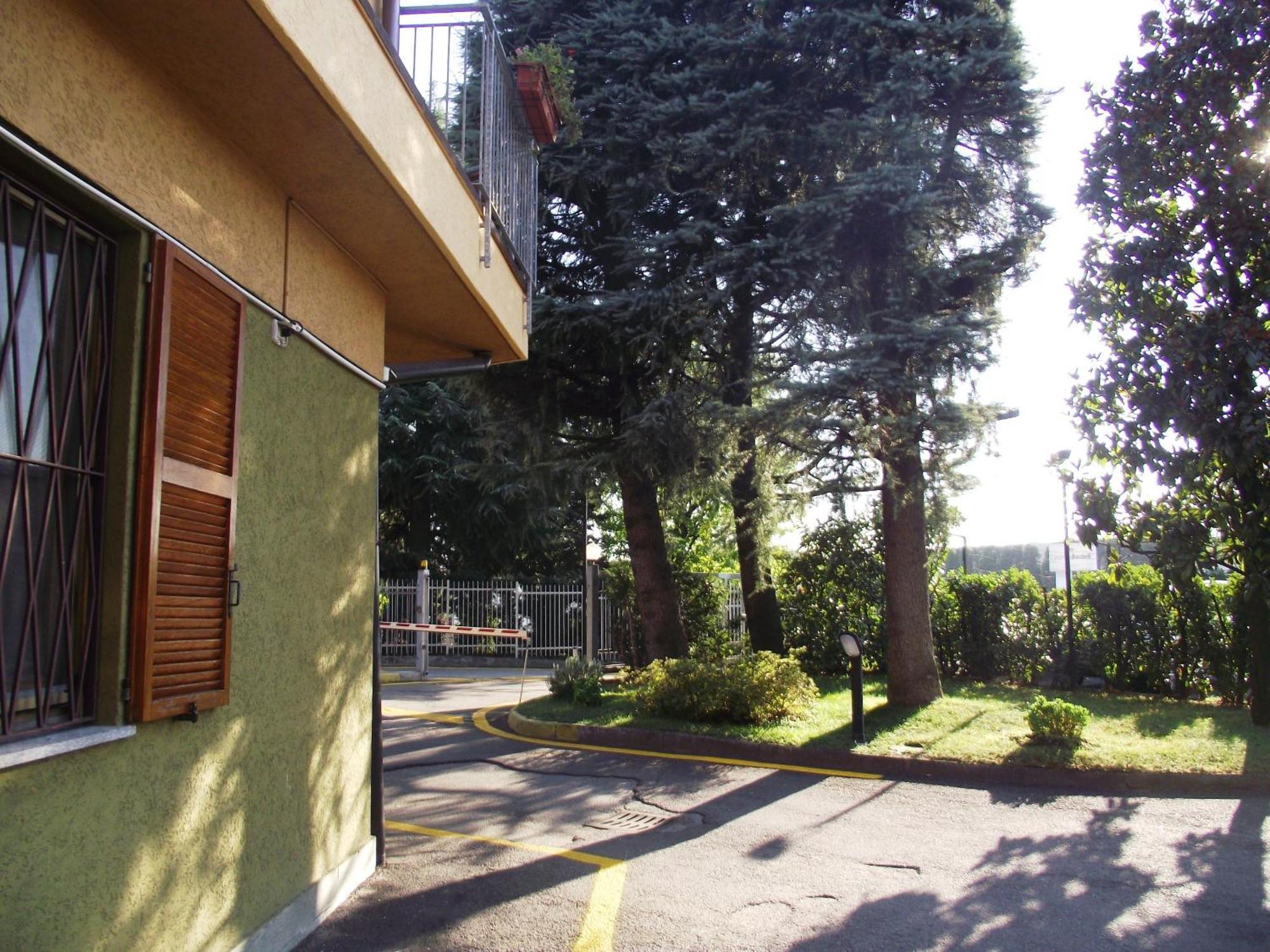 Hotel Motel Ovest Vittuone Екстер'єр фото