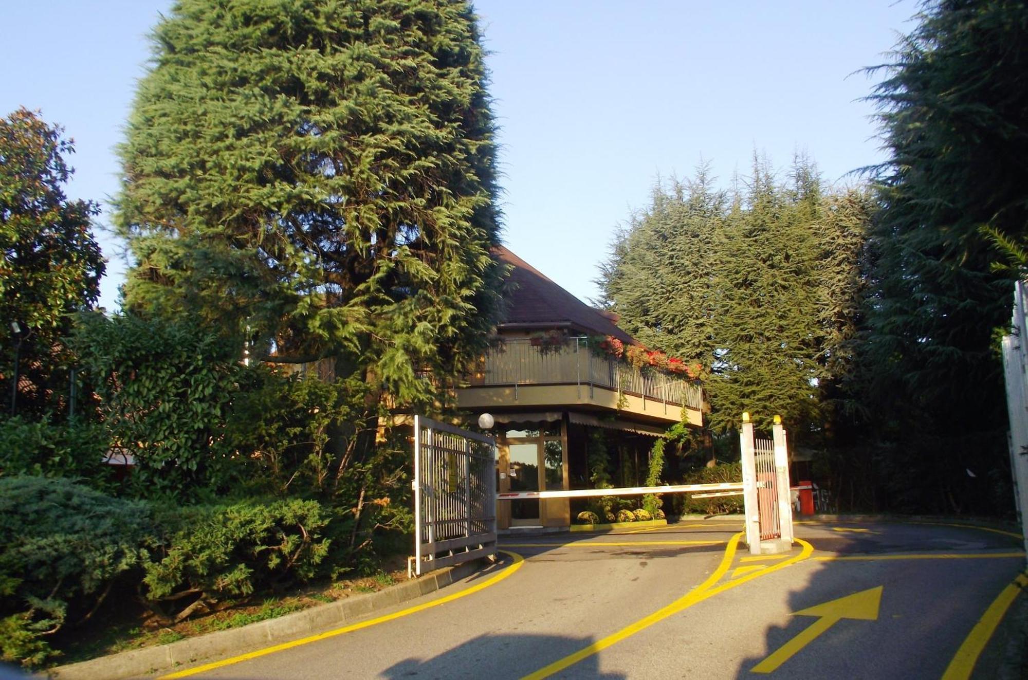Hotel Motel Ovest Vittuone Екстер'єр фото