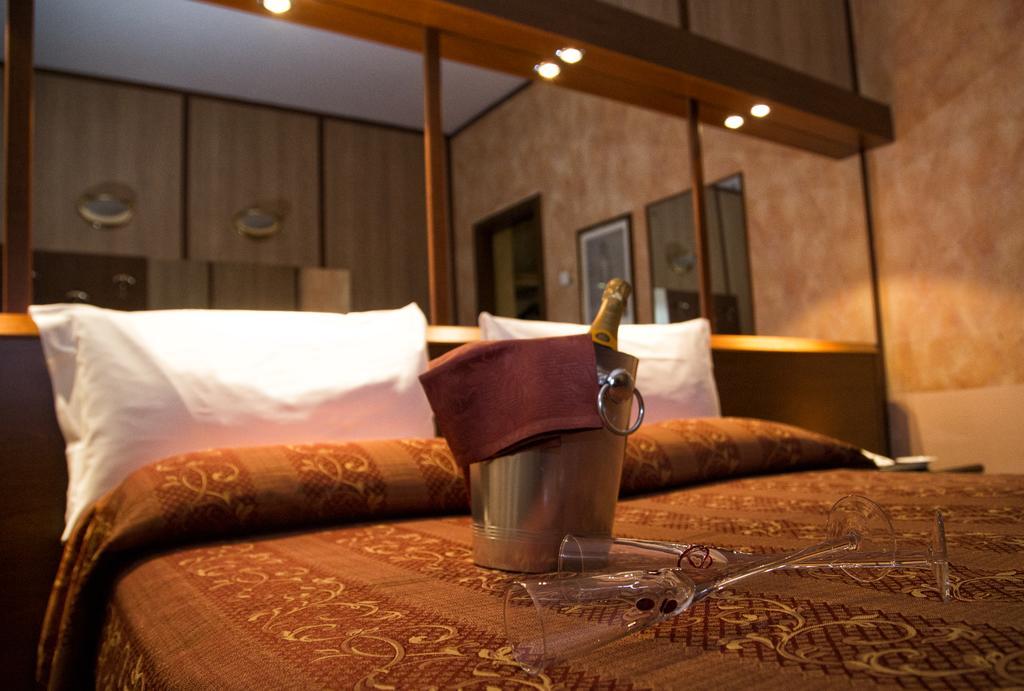 Hotel Motel Ovest Vittuone Номер фото