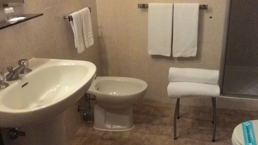 Hotel Motel Ovest Vittuone Екстер'єр фото